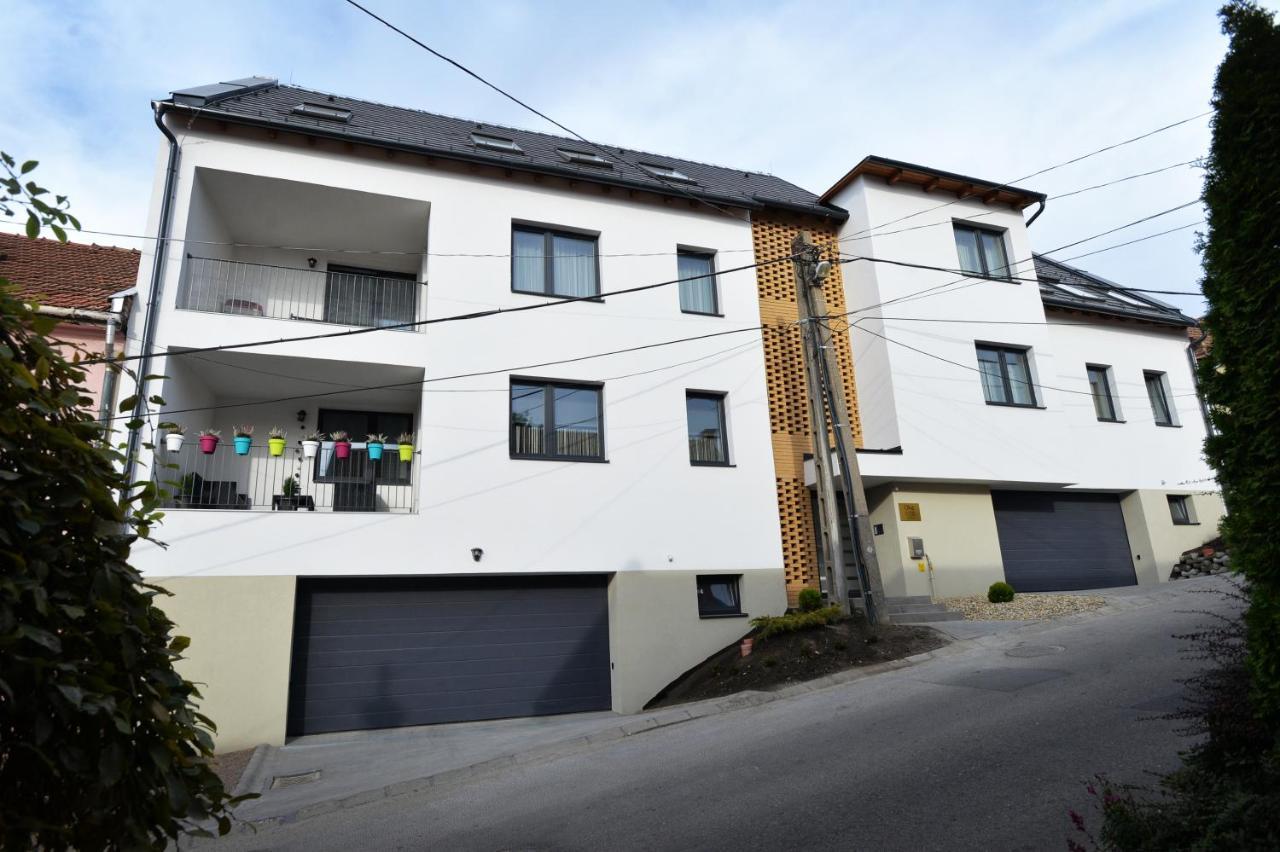 One Luxury Suites Eger Exterior photo